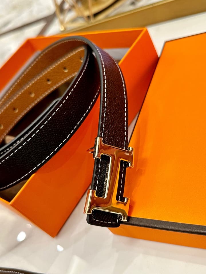 Hermès Classic Leather Belt – 2.5cm in Tan Textured With Polished Gold Buckle