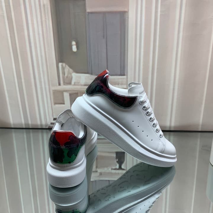 Alexander McQueen Unisex Sneakers in White And Grey Paneled