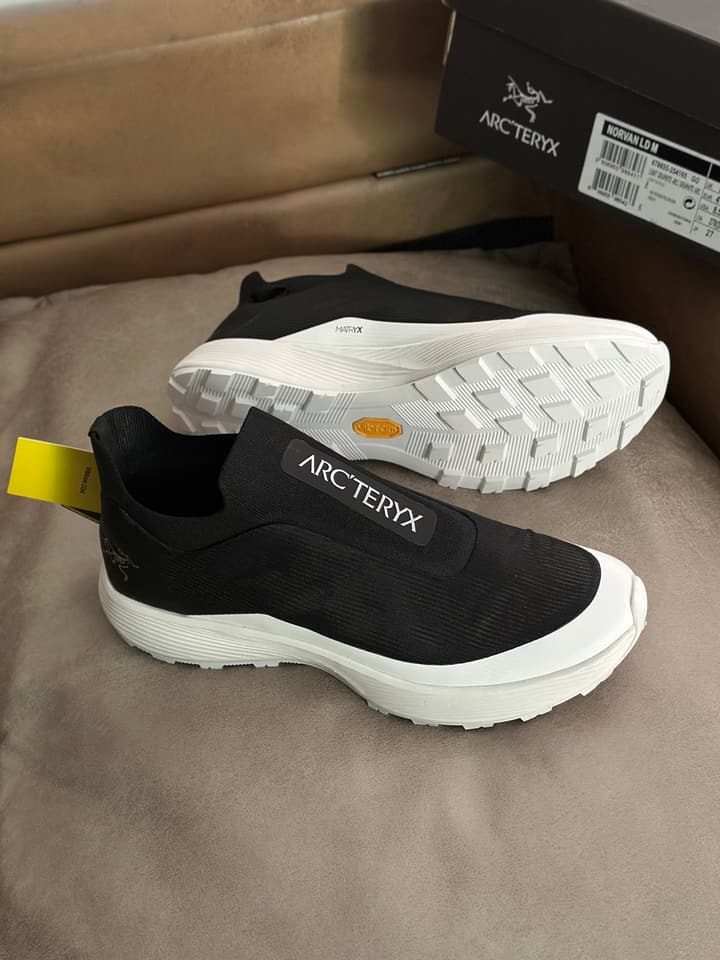 Arc'teryx Norvan SL Breathable Hiking Shoes – Summer Collection in Solid Black