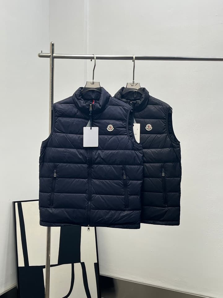 Moncler Solid Logo Down Vest – 25SS in Classic Black
