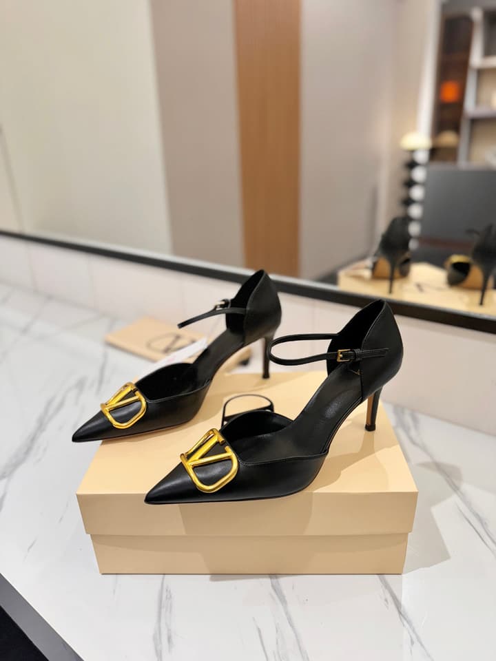 Valentino Garavani VLogo Signature Slingback Sandals in Classic Black