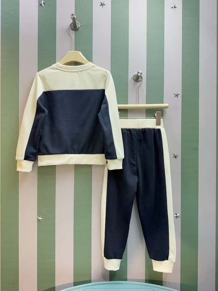 Moncler High-End Kids Crewneck Tracksuit – Kids Collection – 2025AW in Navy Blue And Cream Color Block