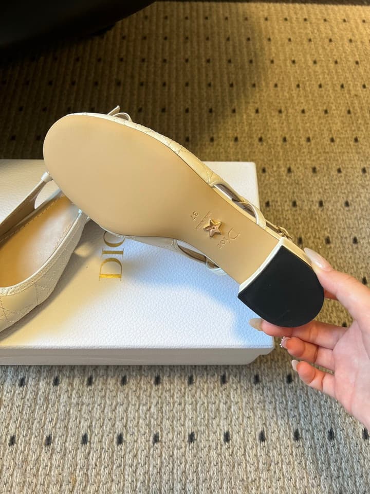 Dior ADIORABLE Pearl Bow Slingback Sandals – 2025 Collection in Cream Woven Pearl Bow