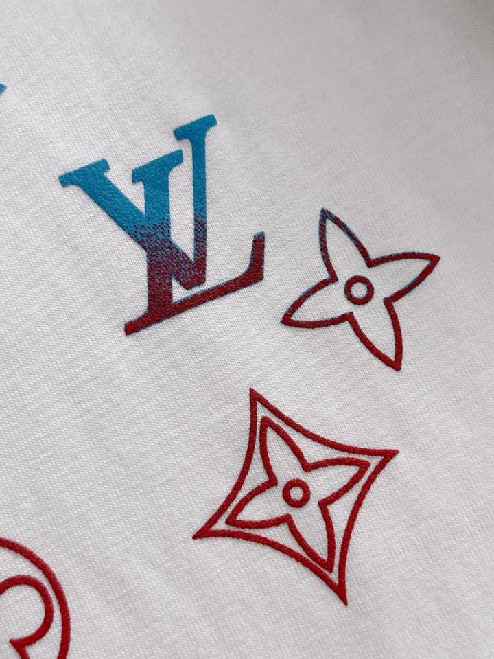 Louis Vuitton Gradient Flocked Clover Logo T-Shirt – 2025SS in Black