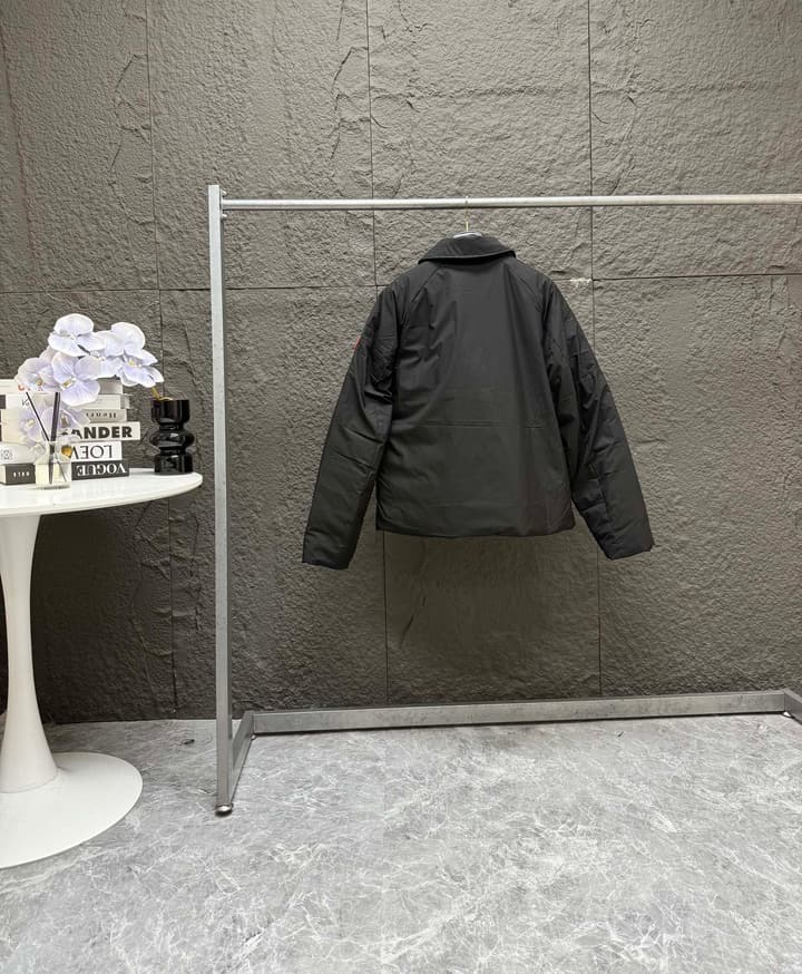 Canada Goose Lodge Series Coach Puffer Jacket – 2025 New Style in Black