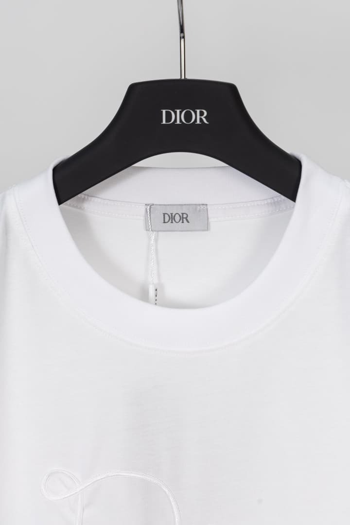 Dior Ribbon Logo Short-Sleeved T-Shirt – 2026 Spring Collection in Dark Grey