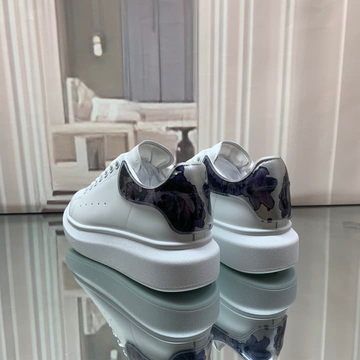 Alexander McQueen Unisex Sneakers in White And Grey Paneled
