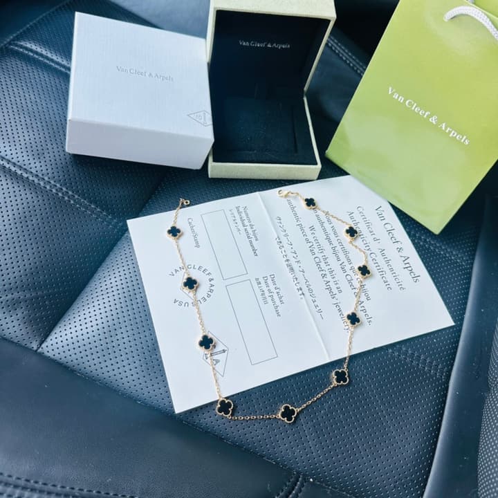 Van Cleef & Arpels Vintage Alhambra Gold Onyx Necklace – 2025 Collection