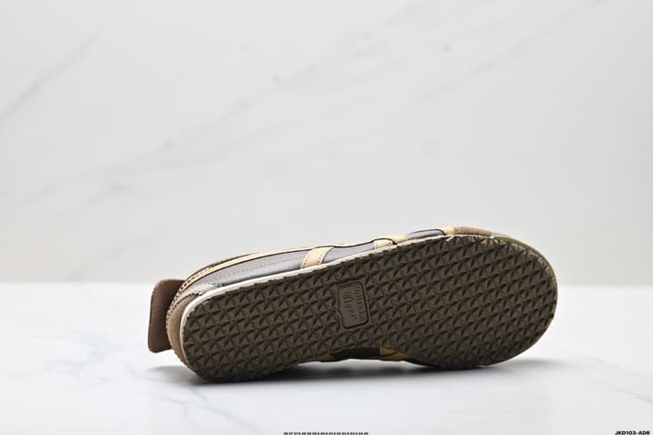 Onitsuka Tiger NIPPON MADE MEXICO 66 DELUXE Sneakers in Dark Olive With Tan Stripes