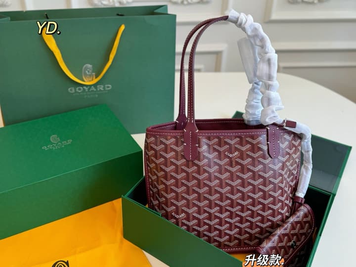 Goyard Reversible Tote Bag with Pouch in Black
