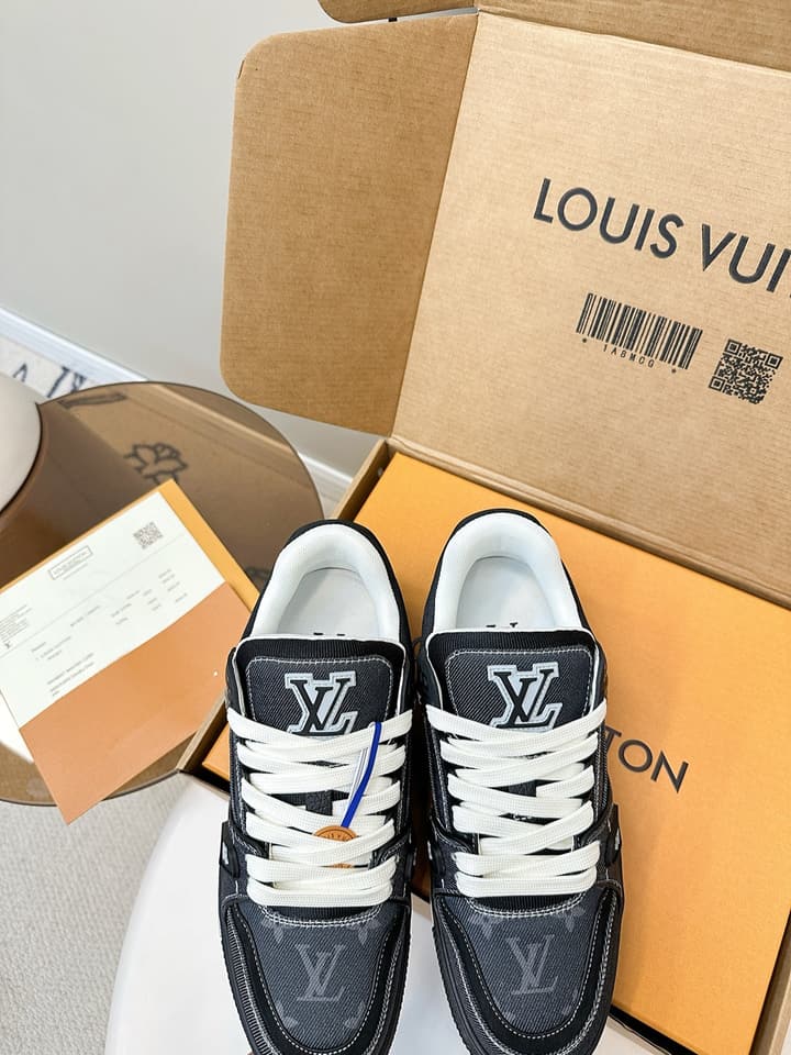 Louis Vuitton LV Trainer Sneakers