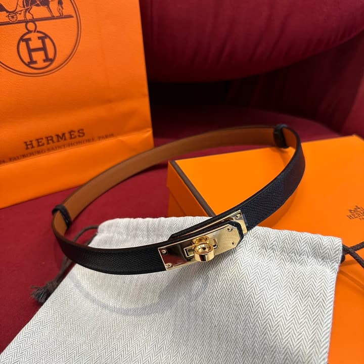 Hermès Kelly Epsom Leather Belt in Black Leather With Gold Hardware