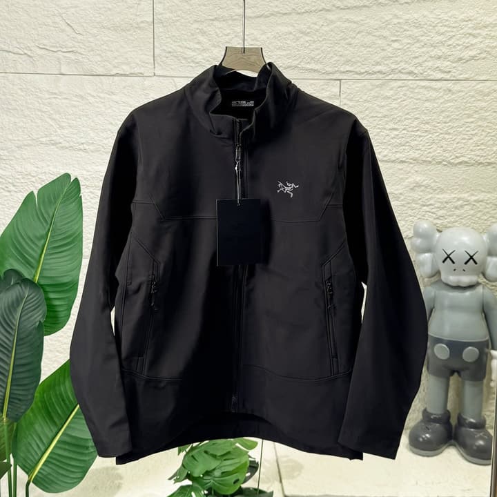 Arc'teryx Gamma MX Softshell Jacket in Classic Black