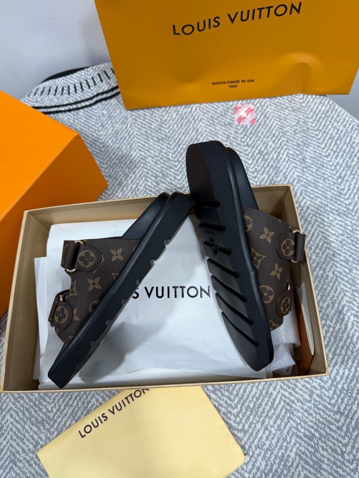 Louis Vuitton Velcro Platform Slippers – Spring/Summer 2024 in Monogram Black