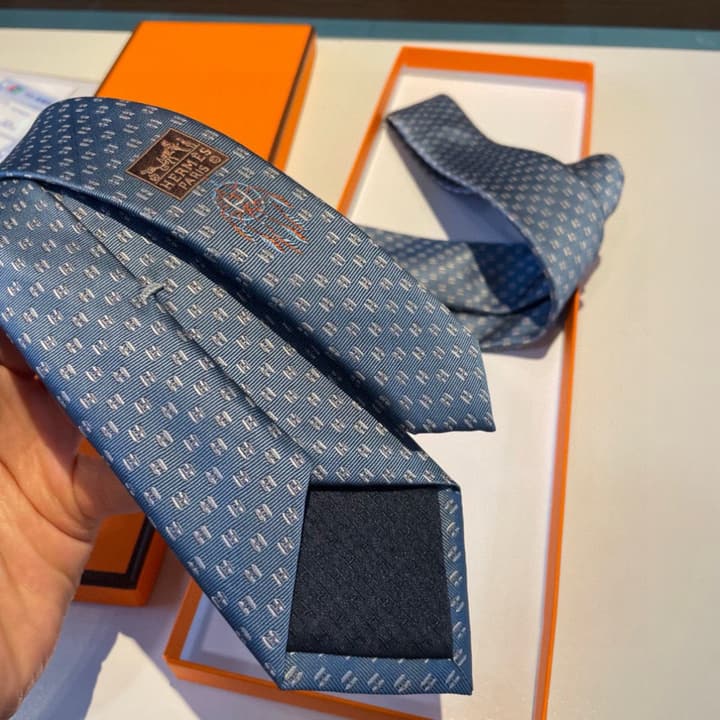 Hermès H-Letter Men's Silk Tie Series in Burgundy Microdot