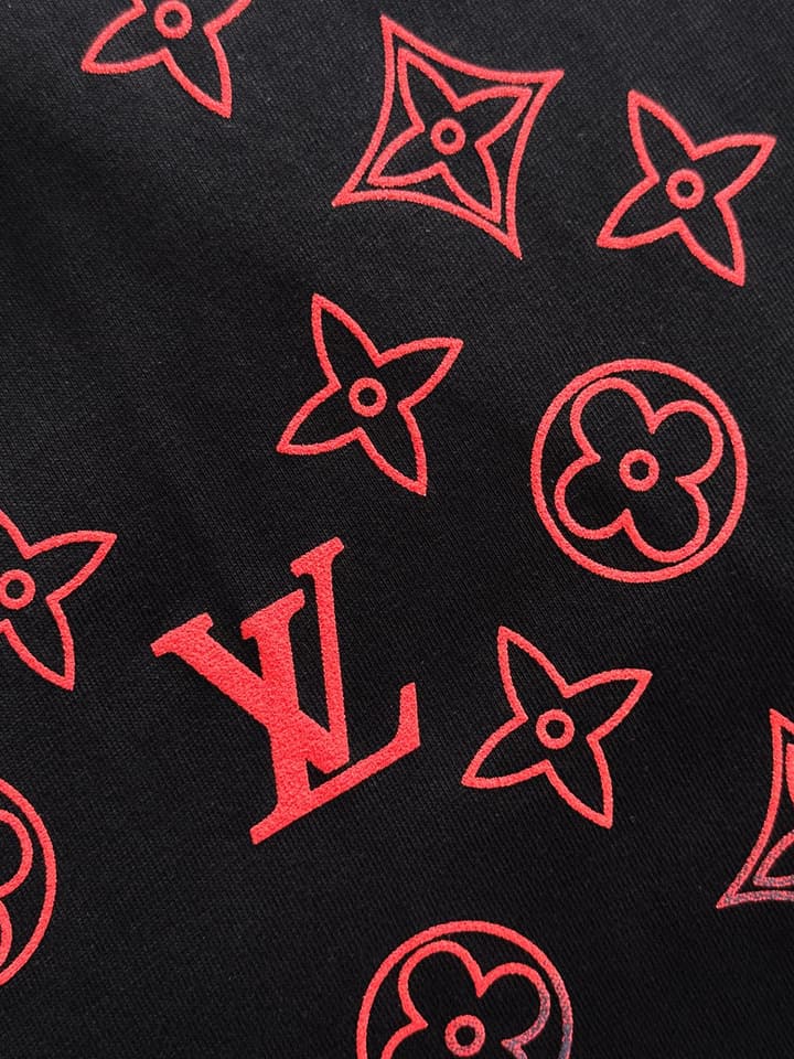 Louis Vuitton Gradient Flocked Clover Logo T-Shirt – 2025SS in Black
