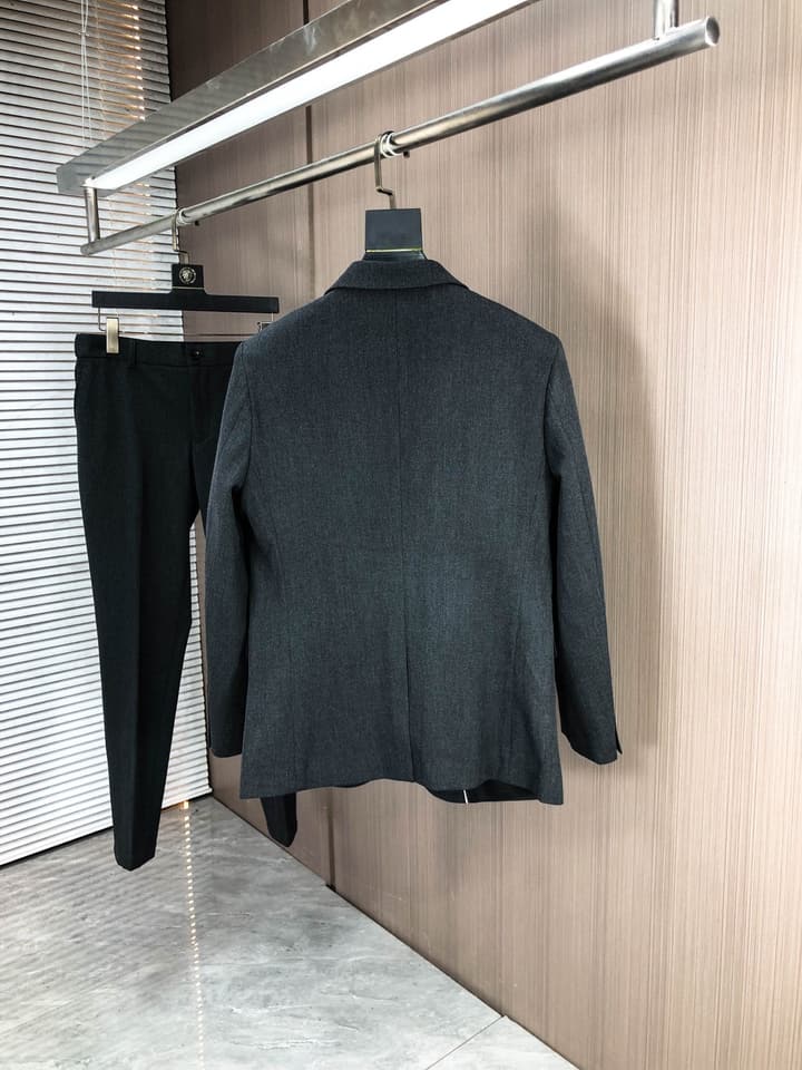 Louis Vuitton Men's Slim Fit Blend Suit Set – Autumn/Winter Collection in Dark Gray