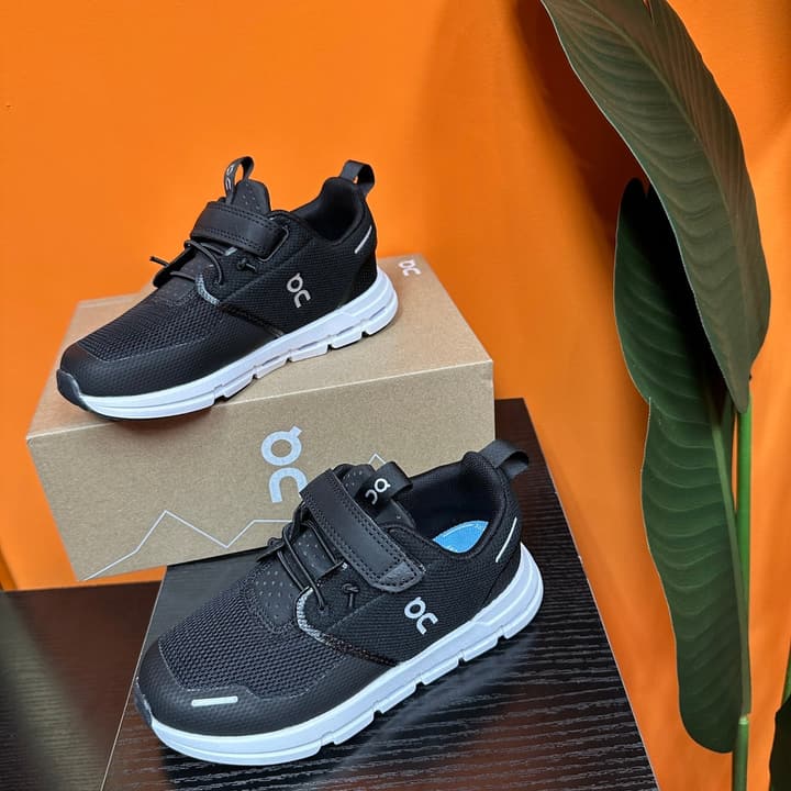On Kids Running Sneakers – Kids Collection in Black