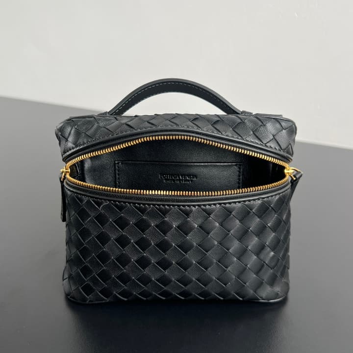 Bottega Veneta Soft Vanity Chain Vanity Case in Black
