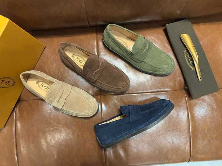 Tod's Gommino Calfskin Loafers in Charcoal Suede