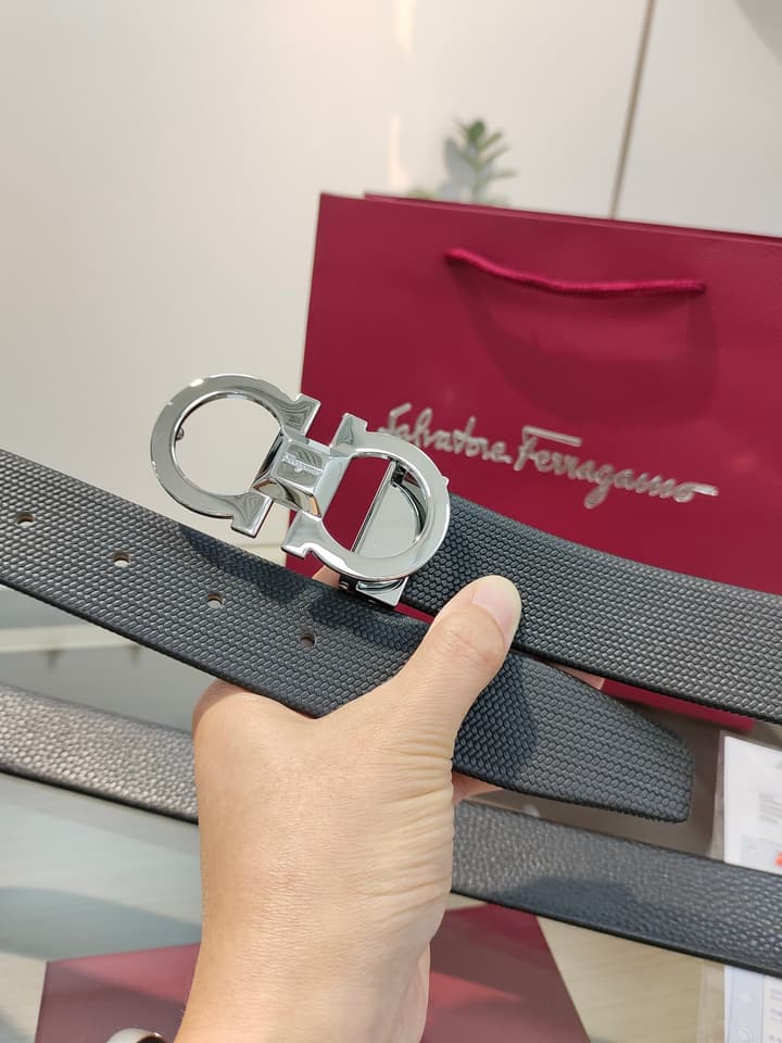 Ferragamo Reversible Leather Belt with Copper Buckle in Dark Leather With Black Buckle