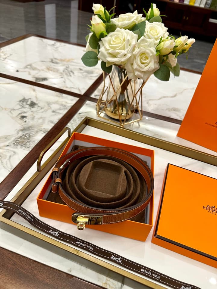 Hermès Slim Leather Belt – 2.0cm in Black With Silver Buckle