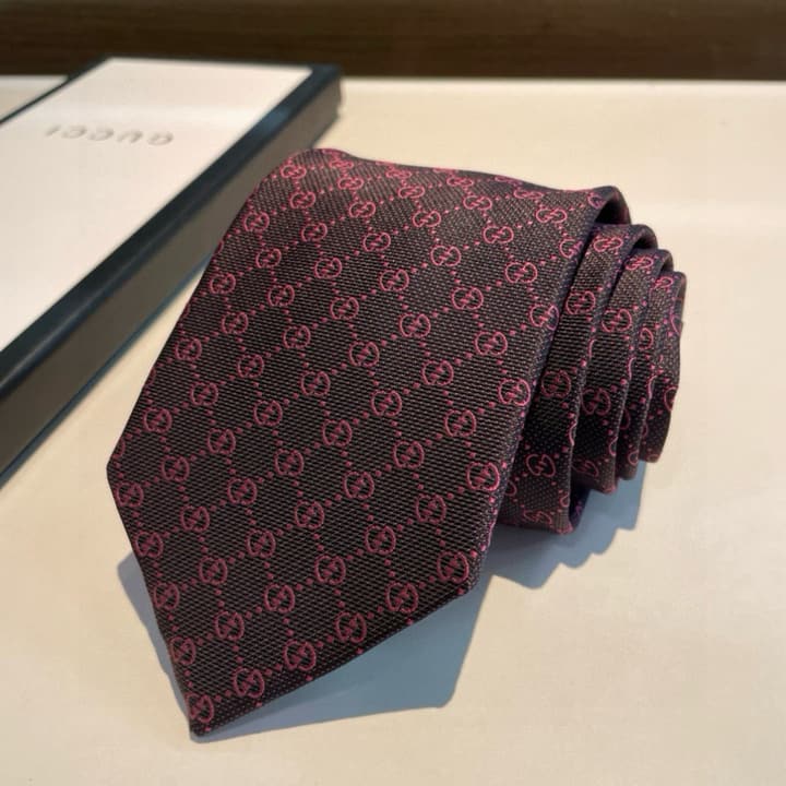 Gucci GG Logo Jacquard Silk Tie in Black