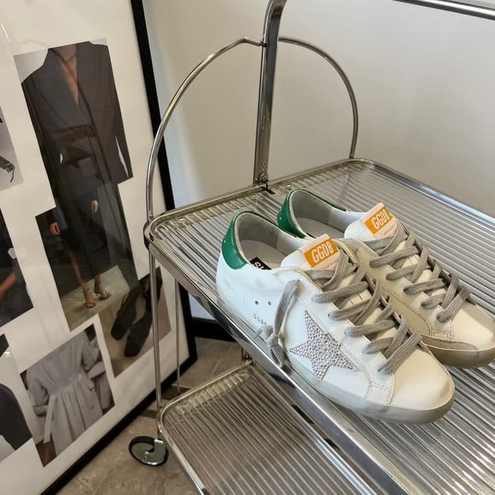 Golden Goose Superstar Graffiti Sneakers – SS22 in Black Star Rose Gold Toe