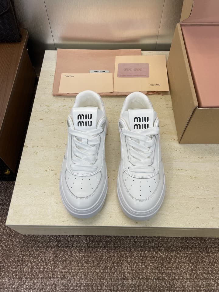 Miu Miu 2025FW Runway Lace-Up Casual Sneakers – 2025FW in Distressed Off-white Sneaker
