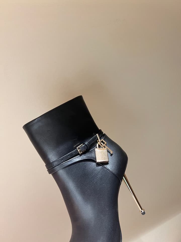 Tom Ford Luxury Metal Heel Ankle Boots in Black Leather