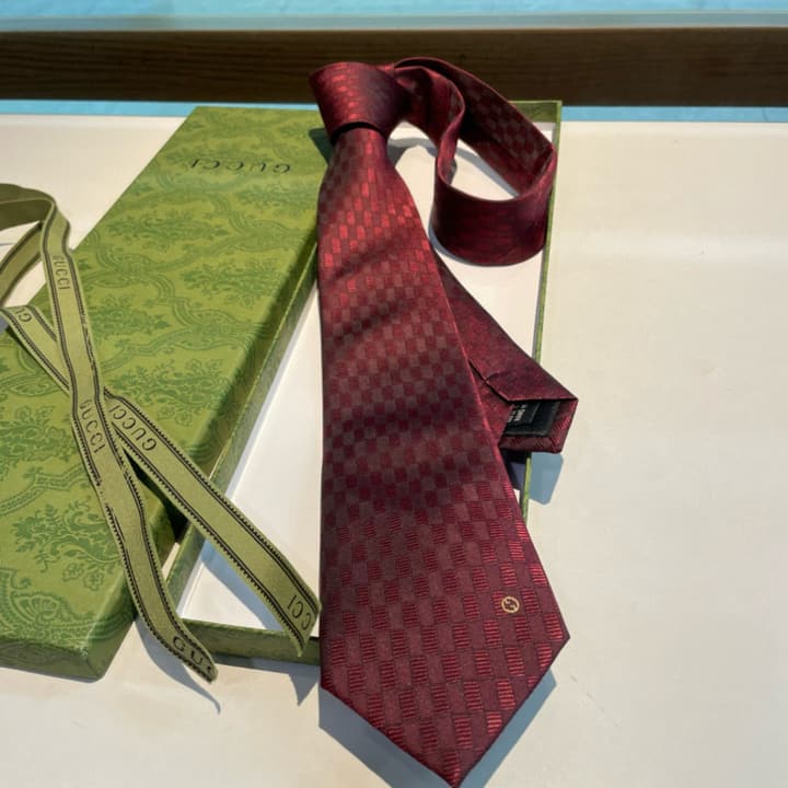 Gucci GG Logo Jacquard Tie in Black