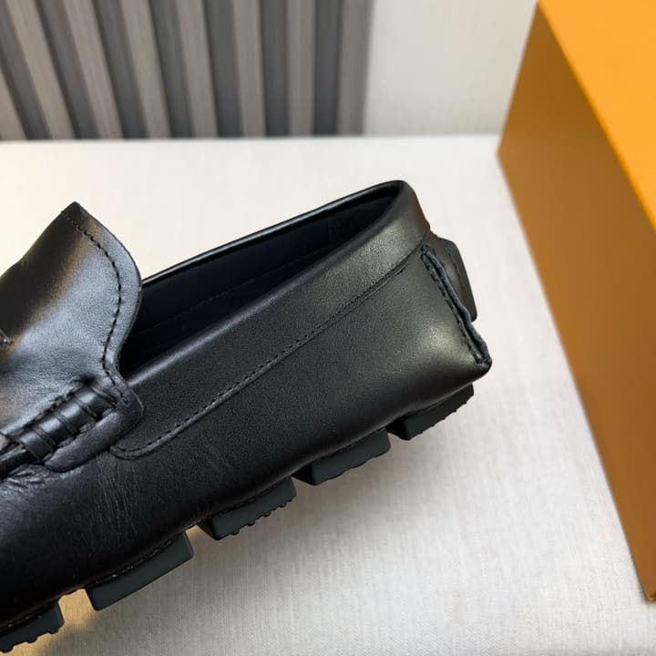 Louis Vuitton Pebbled Leather Driving Shoes in Black Textured Leather