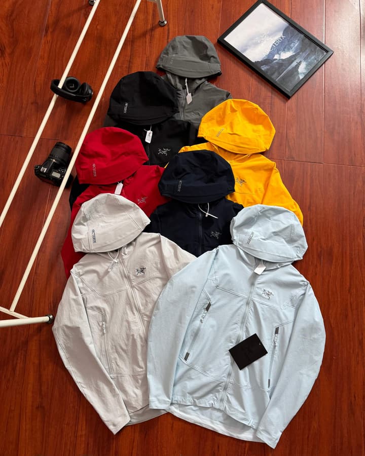 Arc'teryx Gamma Hoody Softshell Jacket in Black