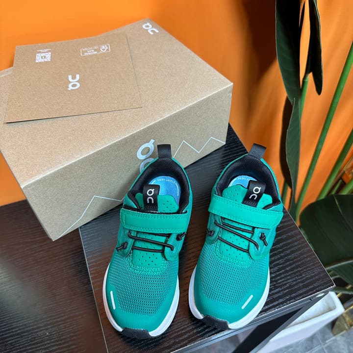 On Kids Running Sneakers – Kids Collection in Black