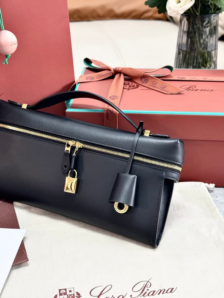 Loro Piana Extra Clutch L29 in Black Leather
