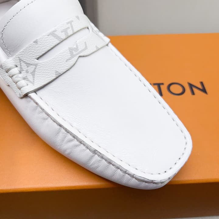 Louis Vuitton Pebbled Leather Driving Shoes in Black Textured Leather