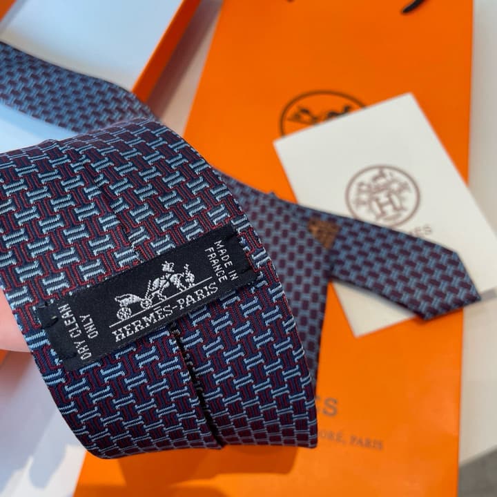 Hermès Philippe Mouquet Men's Tie in Cool Grey Patterned