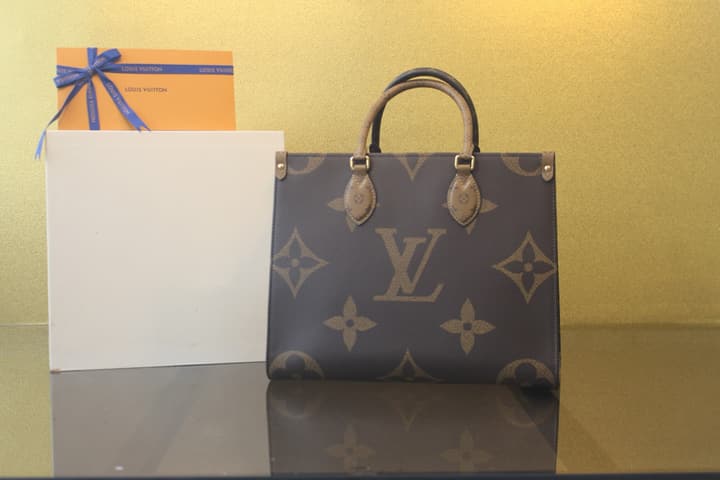 Louis Vuitton Onthego Monogram Tote Bag in Monogram Reverse/monogram Canvas Tote