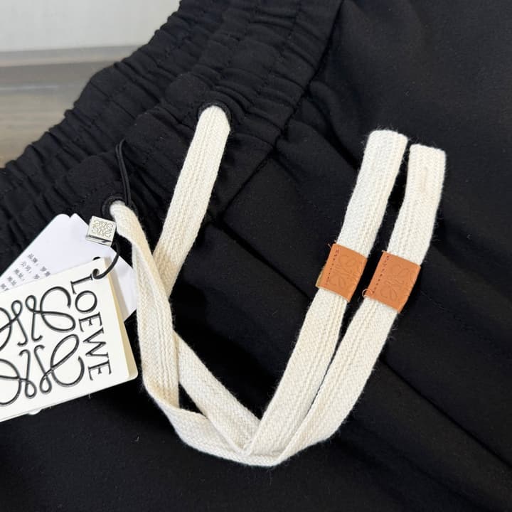 Loewe Casual Shorts – 2026 Spring/Summer Collection in Apricot