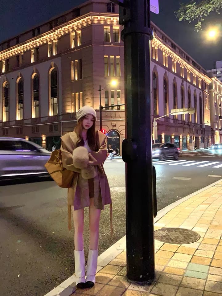 Hermès Old Money Style Detachable Fur Sleeve Wool Coat in Camel Khaki With Fur Cuffs