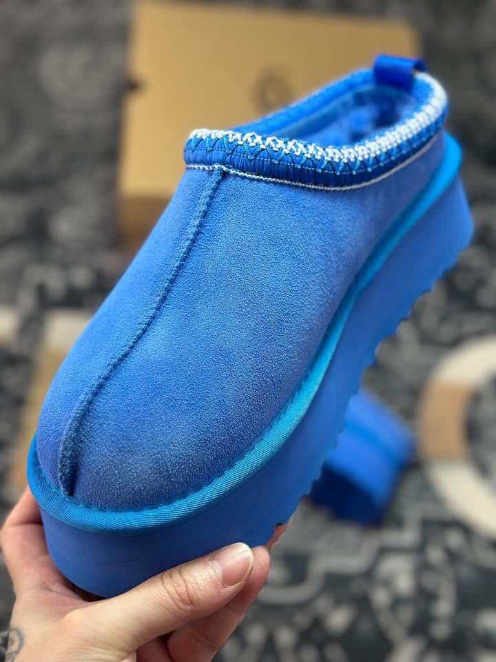 UGG Tazz Platform Snow Boots in Royal Blue Platform Slipper