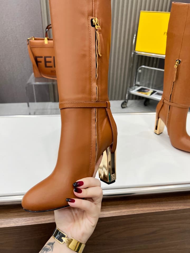 Fendi Delfina Runway Round Toe Boots in Black Leather Boots