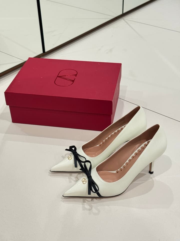 Valentino Bow-Detail High Heels in Black With White Bow