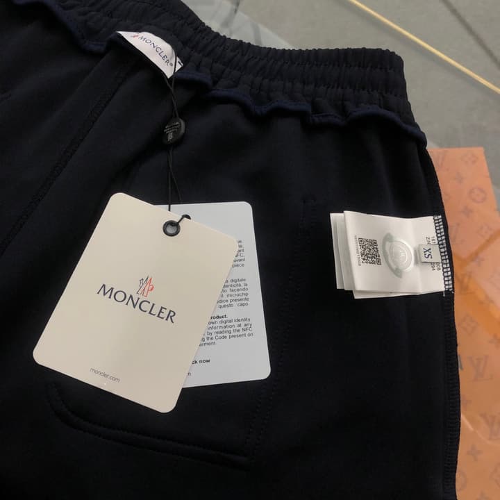 Moncler Spliced Logo Casual Shorts – 2026SS in Classic Black