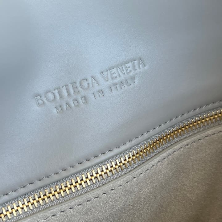 Bottega Veneta Small Liberta Handbag – 24FW in Classic Black