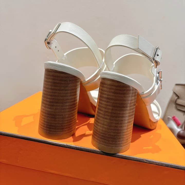 Hermes Color Block Flat Sandals – 2025 New Collection in Black