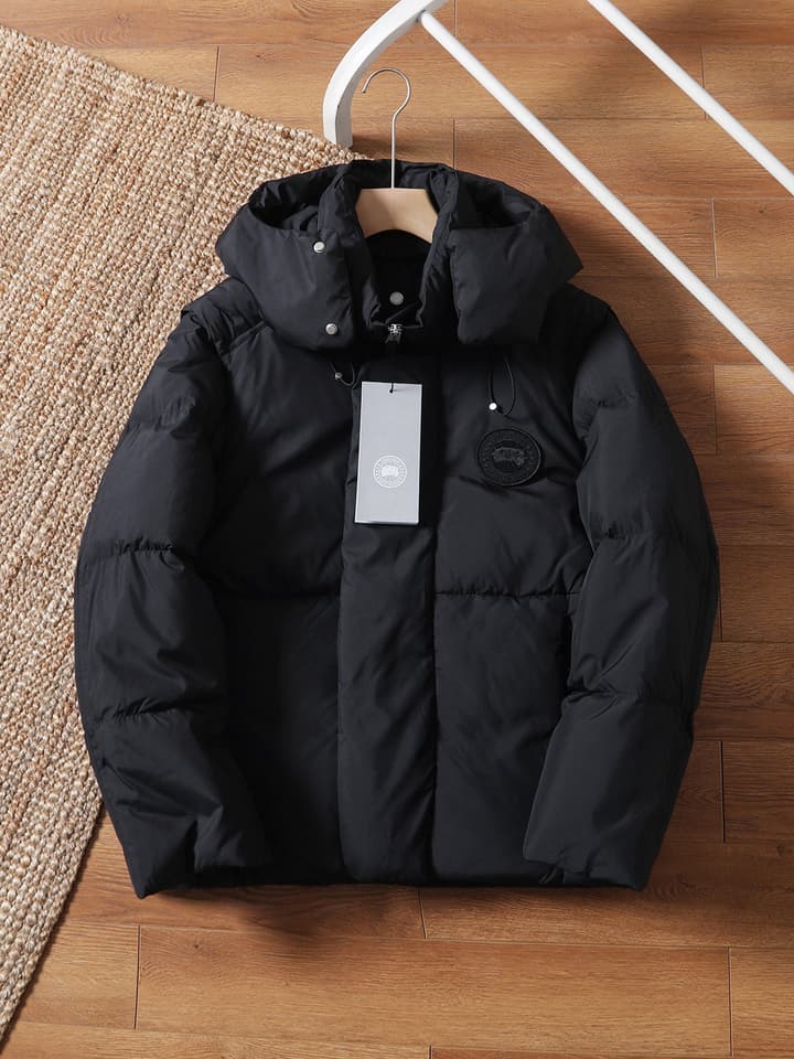 Canada Goose Convertible Puffer Jacket in Classic Black