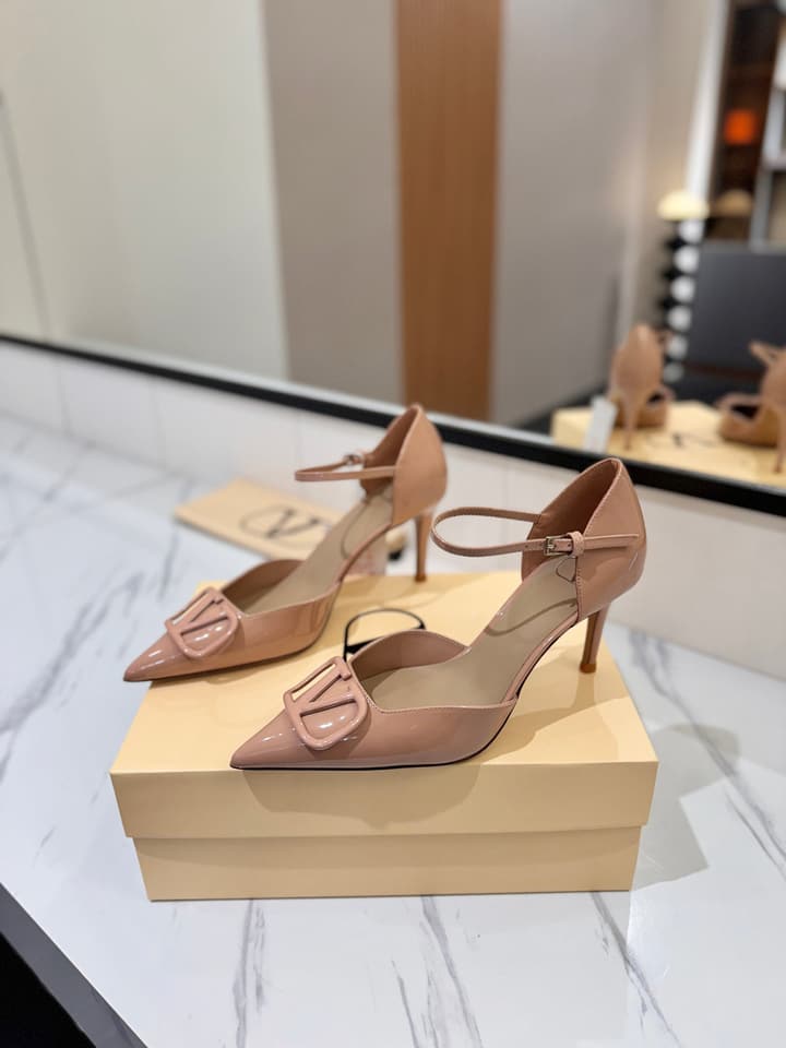 Valentino Garavani VLogo Signature Slingback Sandals in Black