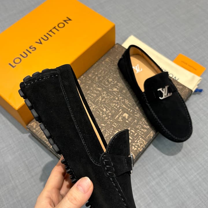 Louis Vuitton Men's Suede Driving Shoes in Black Suede