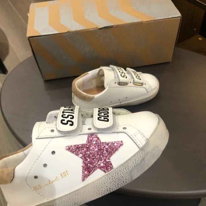 Golden Goose Kids Distressed Sneakers – Kids Collection in White With Black Heel And Grey Star